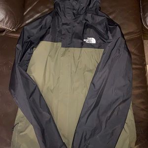 Men’s Northface lightweight coat